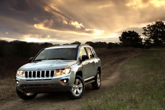 White Jeep Compass 2011. Jeep Compass 2011