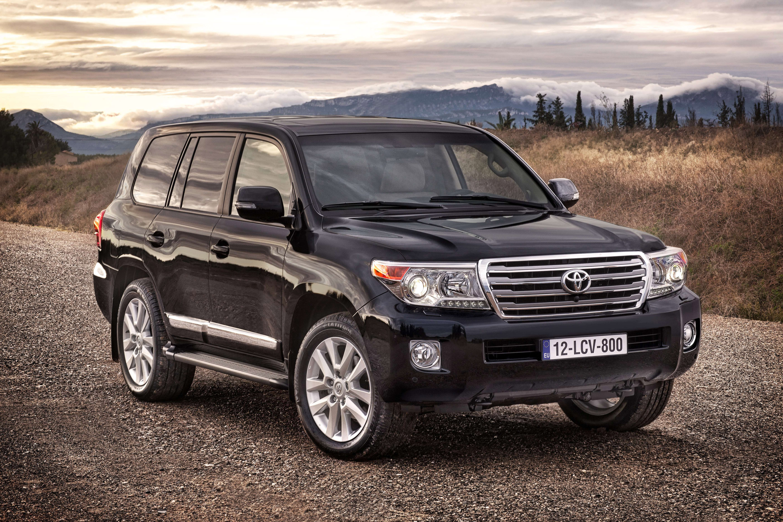 2012 Toyota Land Cruiser V8