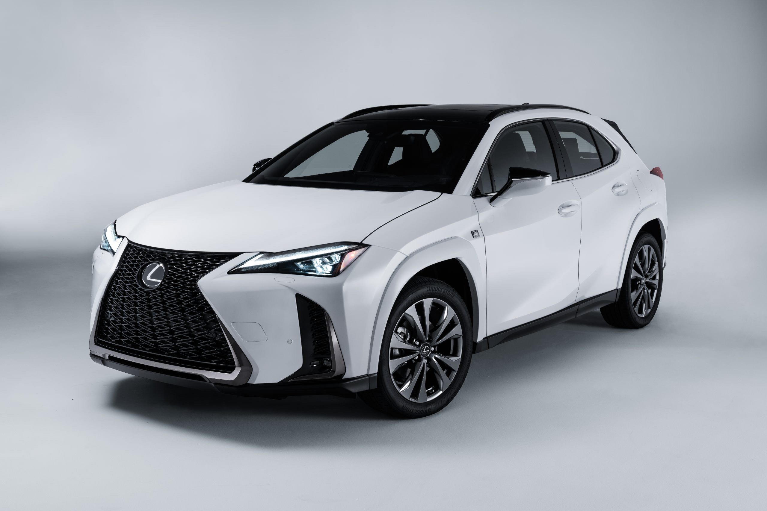 Lexus UXH (2023) HD Picture 26 of 66 151108 2560x1707