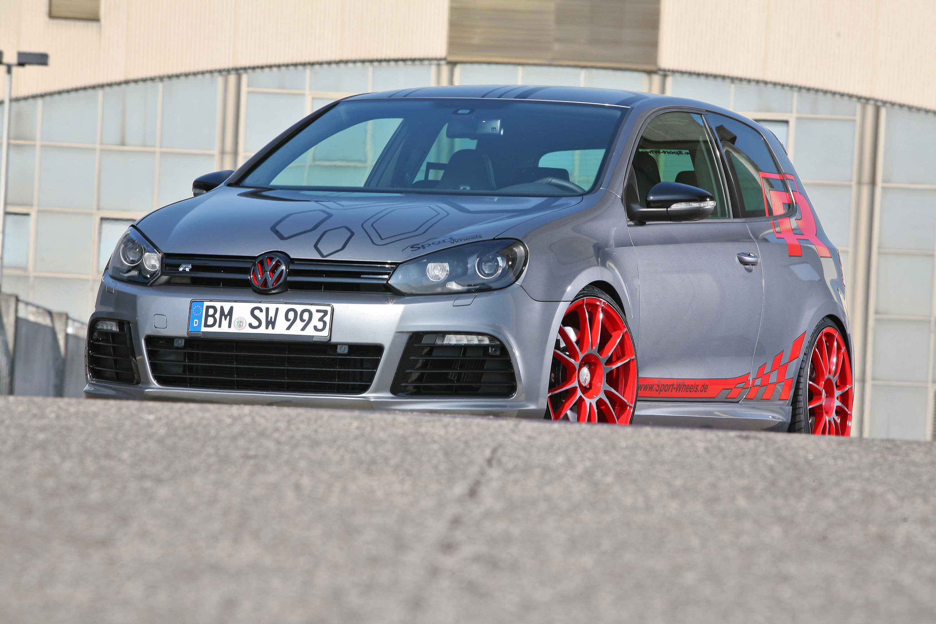 Sport-Wheels packs the VW Golf 6R with 330 hp