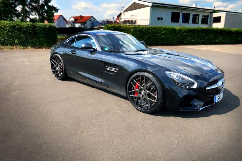 Mercedes GT-S received some nice one-of-a-kind wheels from LOMA brand