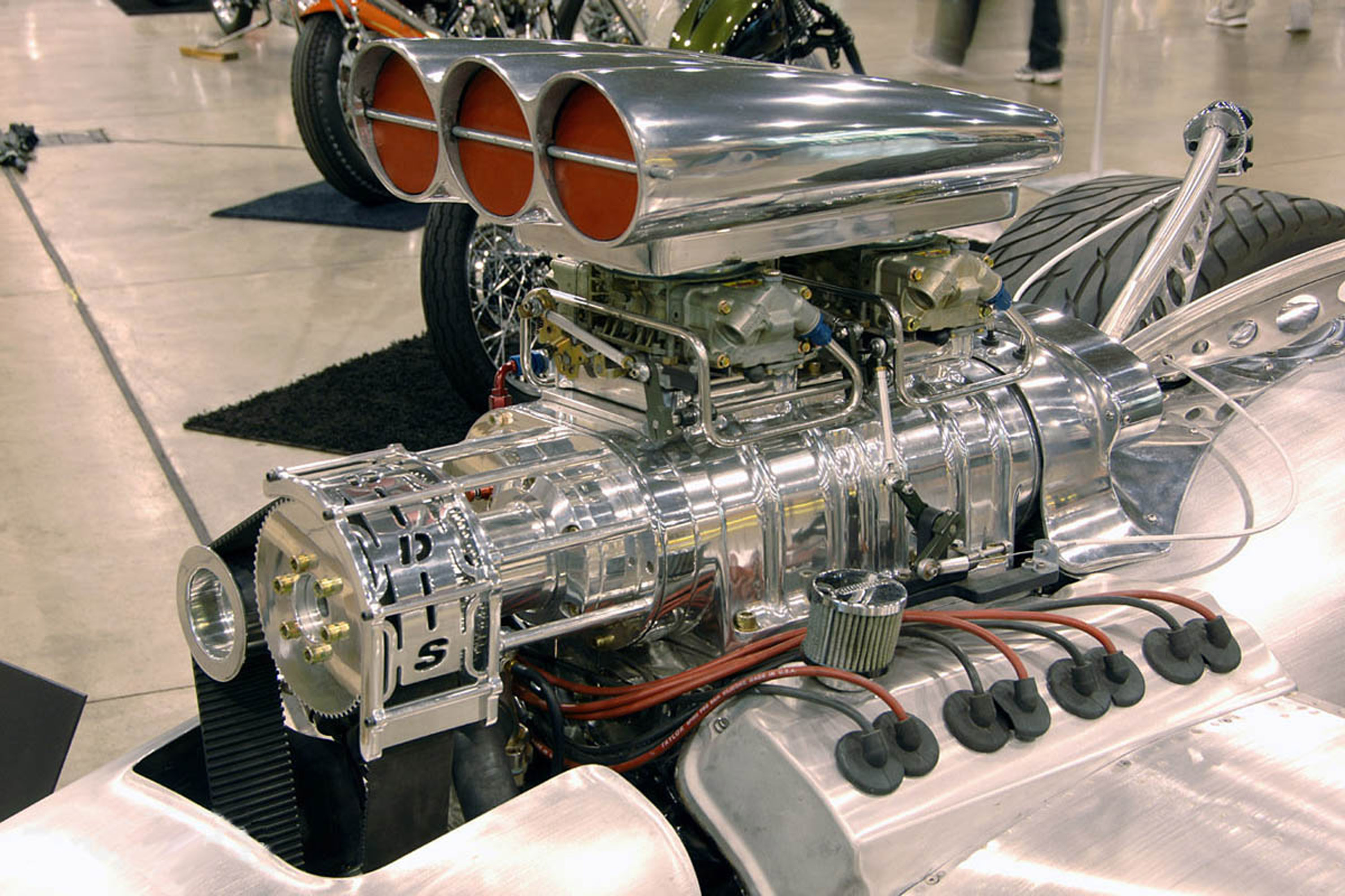 Можно оформить двигатель. Мощный двигатель. Необычные двигатели. Двигатель внутреннего сгорания. Самый мощный мотор.
