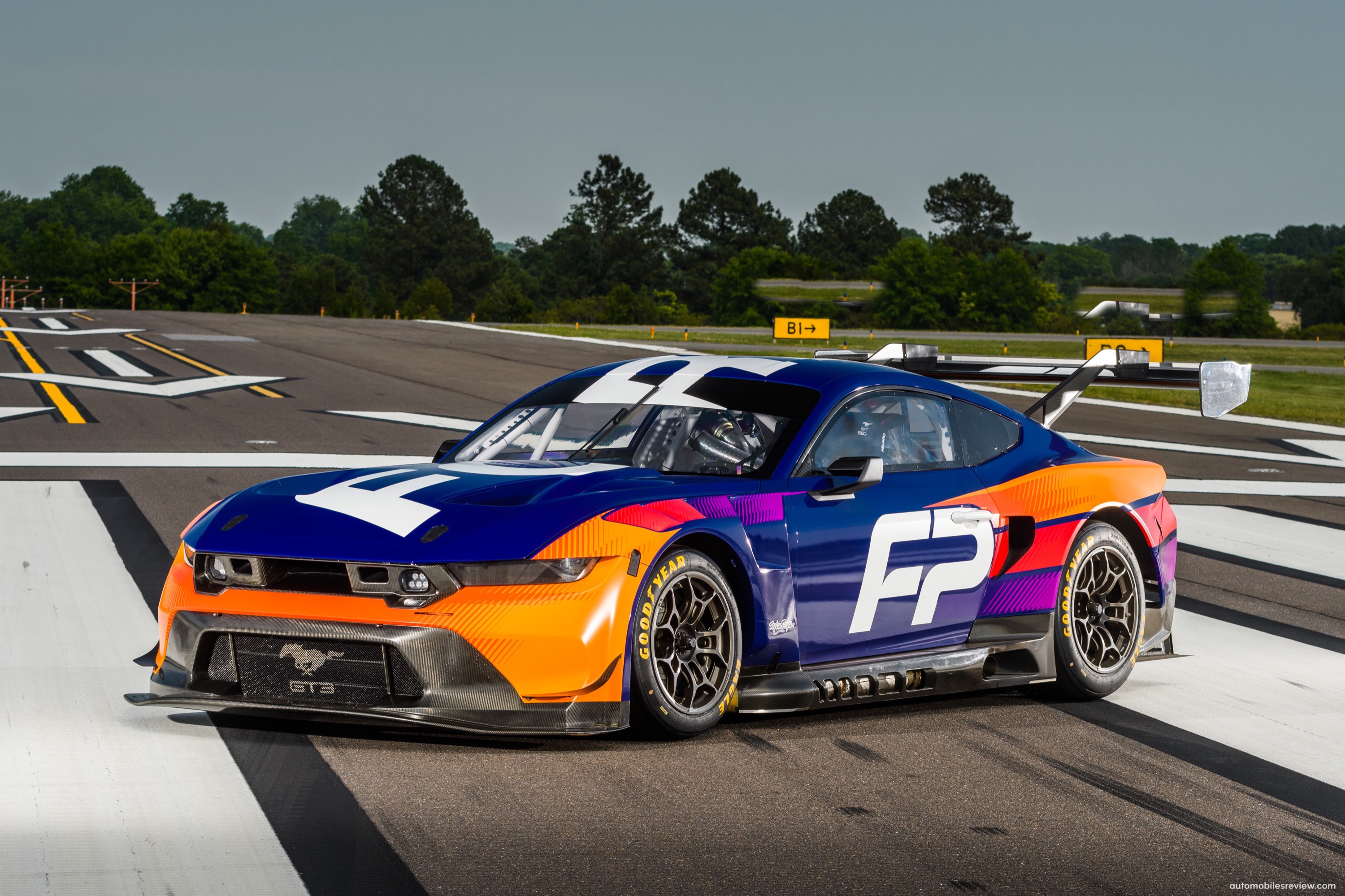 Ford Mustang GT3 Racecar (2024) picture 9 of 37