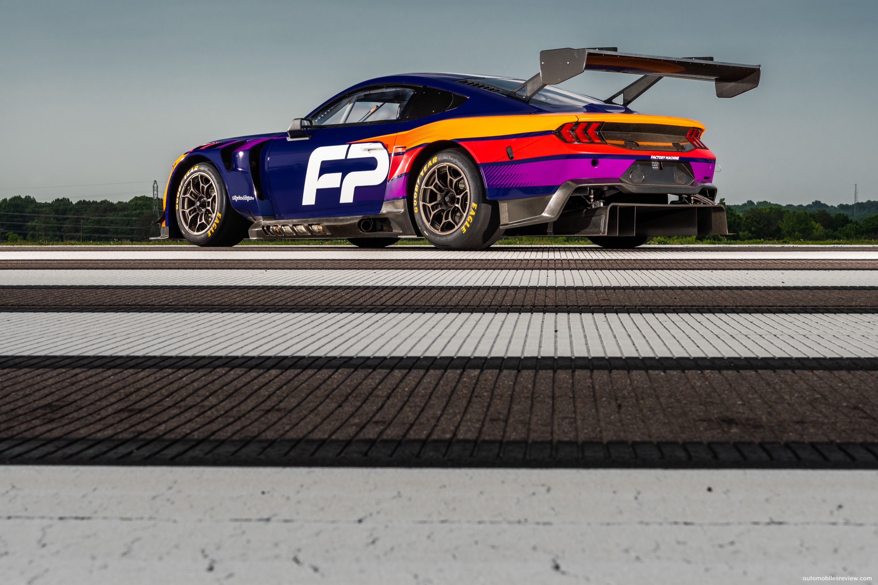 Ford Mustang GT3 Racecar (2024) picture 23 of 37